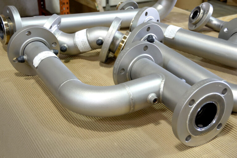 tantalum lined pipe spool design to reduce joints and gaskets